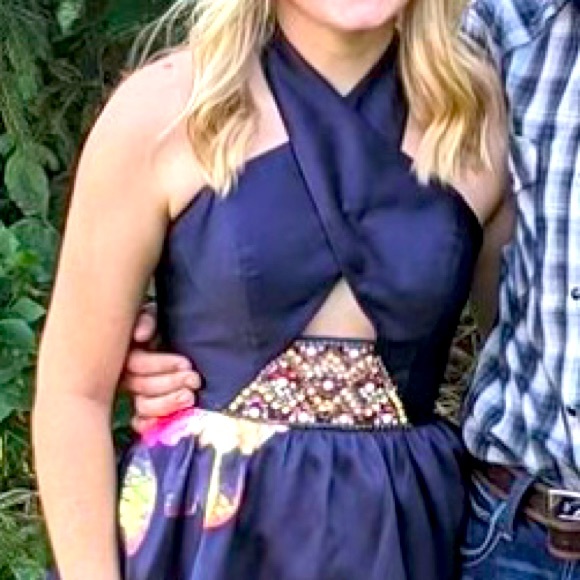 Rachel Allen formal dress size 4 - Picture 3 of 10